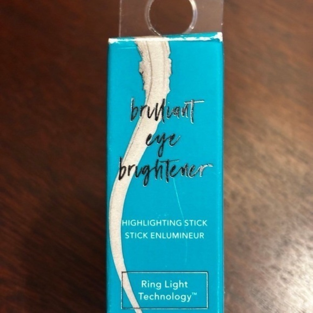 Thrive Causmetics Brilliant Eye Brightener Raquel Soft Silver Shimmer (C17) - Picture 2 of 6